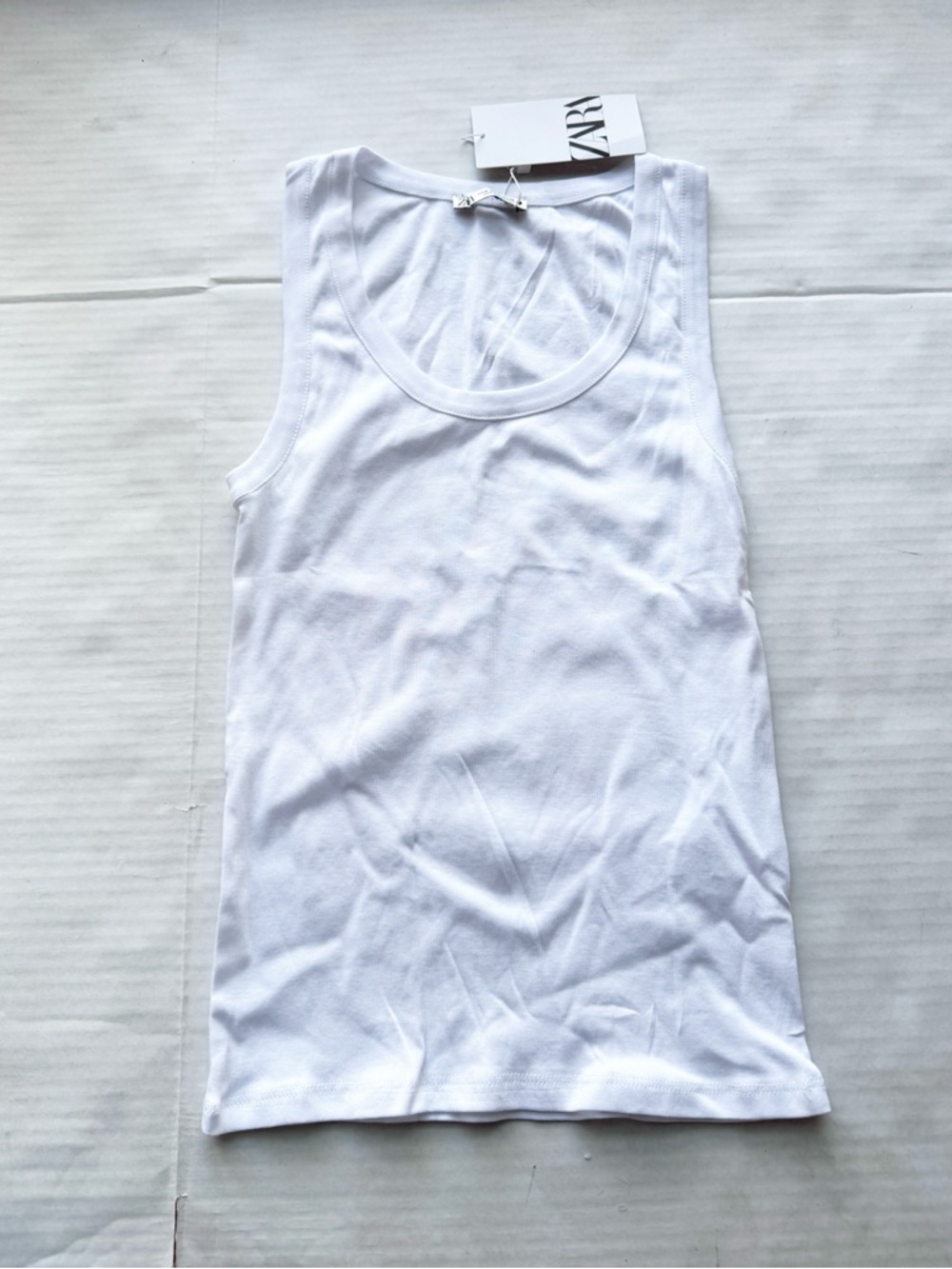Zara New Basic Scoop Neck Tank Top in White NWT